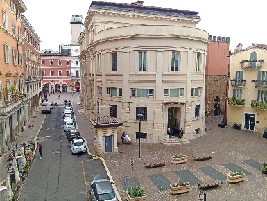 Foto Appartamento a Terni Centro Storico di 220 m² con 6 locali in vendita