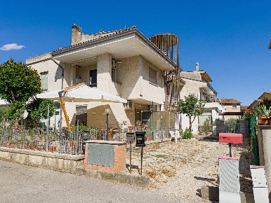 Foto Appartamento in Via Guido Brozzetti  13, Bastia Umbra Bastia di 90 m²