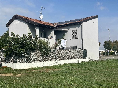 Foto Appartamento a Podenzano Centro di 200 m² con 7 locali in vendita