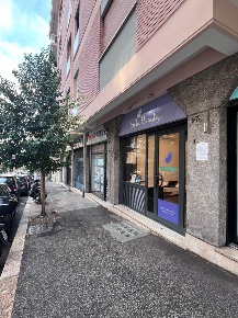 Foto Negozio in Via UGO DE CAROLIS 97D, Roma Balduina di 50 m² con 2 locali