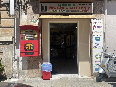Foto Negozio in Via Mendola 51, Palermo Oreto - Perez di 78 m² con 3 locali