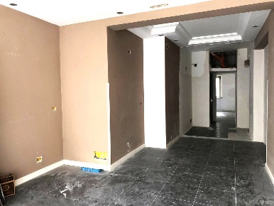 Foto Negozio in Via Marchese di Villabianca 107, Palermo di 75 m²