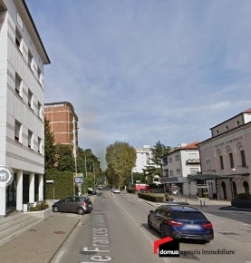 Foto Box in Viale Bassani, Thiene Centro di 15 m² in affitto