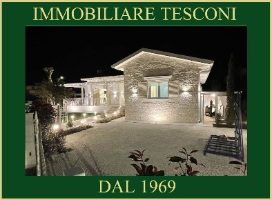 Foto Villa unifamiliare in via palestro 100, Pietrasanta di 125 m²