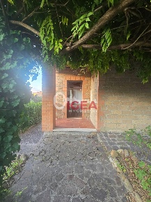 Foto Villa unifamiliare a Monteroni d'Arbia Centro di 186 m² con 7 locali