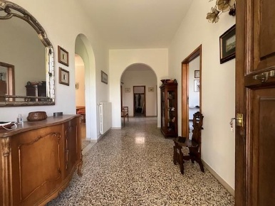 Foto Casa indipendente a Terricciola Centro di 110 m² con 8 locali