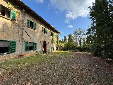 Foto Villa unifamiliare a Volterra Centro di 1000 m² con 18 locali