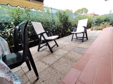 Foto Appartamento a Massa Marina di Massa Centro di 65 m² con 3 locali