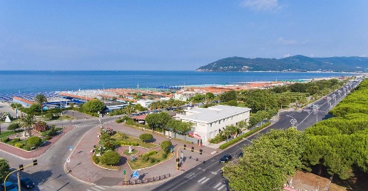 Foto Attico a Carrara Marina di Carrara di 80 m² con 4 locali in vendita