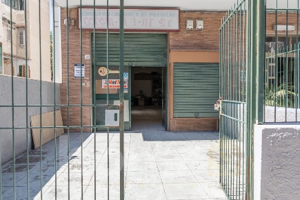 Foto Locale commerciale a Palermo Montepellegrino di 166 m² con 1 locali