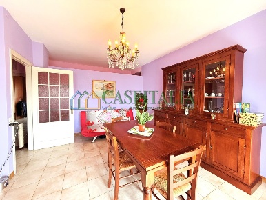 Foto Appartamento a Ivrea di 100 m² con 5 locali in vendita