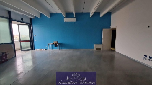 Foto Magazzino in Viale Europa, Scandicci Via Pisana di 122 m² con 1 locali