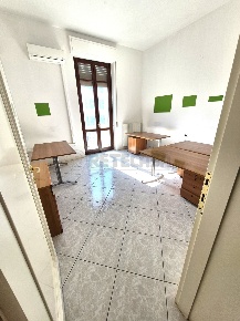 Foto Ufficio in via Orazio 123, Pescara Porta Nuova di 92 m² con 4 locali