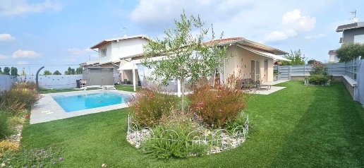 Foto Villa unifamiliare in Via Campagna Sotto 17 25017 Lonato BS Italia 17,