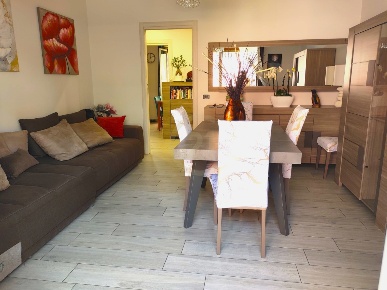 Foto Appartamento in Via Carico 27, Acireale di 80 m² con 3 locali