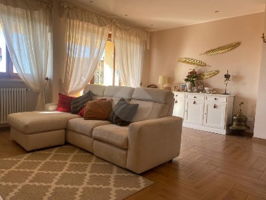 Foto Appartamento in VIA RIO FRESCO, Formia di 120 m² con 6 locali