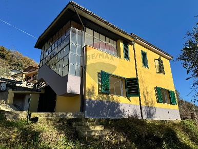 Foto Casa indipendente in STRADA PROVINCIALE MONTALE, Podenzana Montale