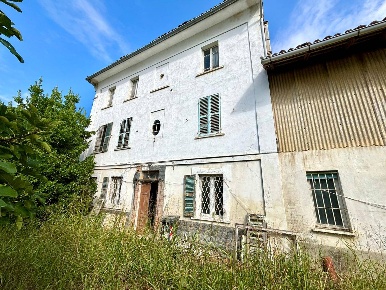 Foto Casa indipendente a Castellazzo Bormida di 200 m² con 6 locali