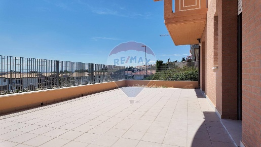 Foto Appartamento in Piazzale Menechen, Recanati di 88 m² con 3 locali