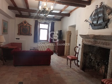 Foto Appartamento in via agnieni, Sutri Centro di 180 m² con 5 locali