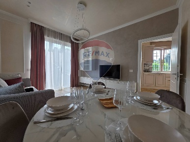 Foto Casa indipendente in via alle zappe, Lesa Centro di 109 m² in vendita