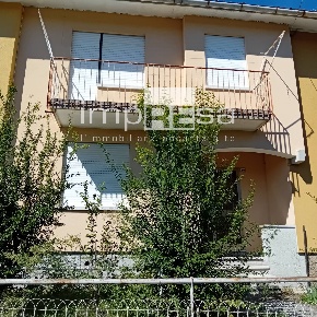 Foto Villa a schiera a Possagno di 100 m² con 6 locali in vendita