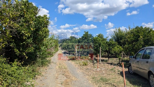 Foto Terreno agricolo a Calatabiano di 5360 m² in vendita
