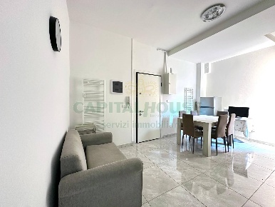 Foto Appartamento in Via Ferrarese, Bologna Bolognina di 80 m² con 4 locali