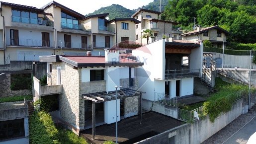Foto Villa singola in via Pratomarone, Palazzago Burligo di 150 m²