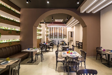 Foto Attività commerciale in Via Bandiera, Palermo Castellammare di 150 m²