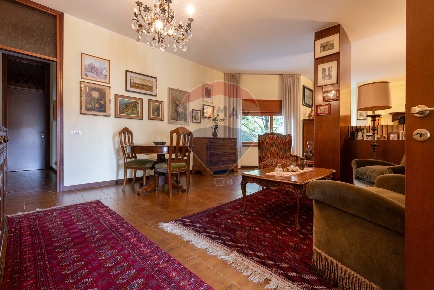 Foto Appartamento in via Damiano Chiesa, Busto Arsizio Frati di 162 m²
