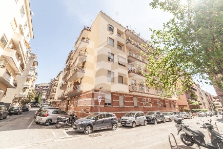 Foto Appartamento in Via Vittorio Fiorini, Roma Appio Latino di 74 m²