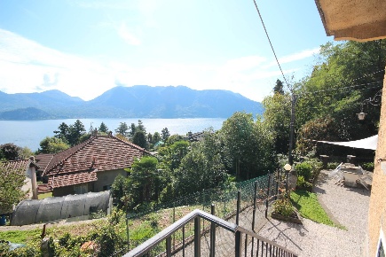 Foto Casa indipendente in Via al Tetto, Ghiffa Centro di 130 m² in vendita