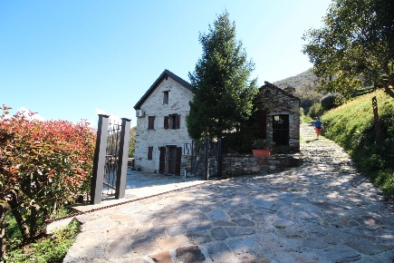 Foto Casa indipendente in Località Molineggi, Cannobio Centro di 170 m²