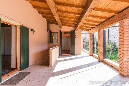 Foto Appartamento in Via Gazzo, Verona Avesa di 91 m² con 3 locali