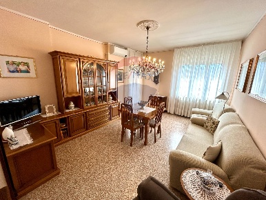 Foto Appartamento a Costa Volpino Centro di 90 m² con 3 locali in vendita