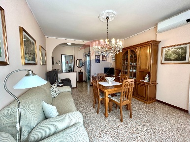 Foto Appartamento a Costa Volpino Centro di 90 m² con 3 locali in vendita