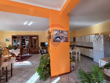 Foto Appartamento in piazza vittorio veneto, Invorio Centro di 116 m²