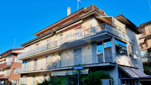 Foto Appartamento in Via Sicilia, Falconara Marittima Centro di 98 m²