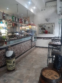 Foto Attività commerciale in via Fiordalisi, Milano Lorenteggio di 41 m²