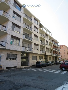 Foto Appartamento in via cagliari, Nichelino di 90 m² con 3 locali