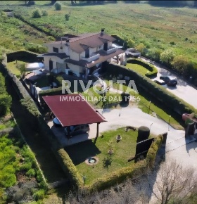 Foto Villa unifamiliare in via della pace, Fiano Romano di 160 m²