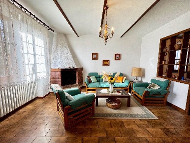Foto Villa unifamiliare a Vinci di 260 m² con 10 locali in vendita