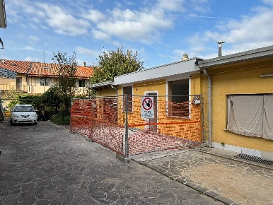 Foto Villa unifamiliare in via San Basilio, Basiano Centro di 105 m²