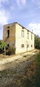 Foto Rustico a Giffoni Sei Casali di 500 m² con 10 locali in vendita