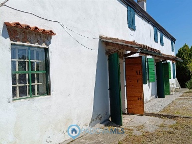 Foto Rustico a Due Carrare Centro di 147 m² con 4 locali in vendita