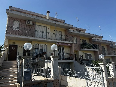 Foto Villa bifamiliare in via alcide de gasperi, Cupello Centro di 120 m²
