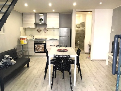 Foto Appartamento in Via Politi 30, Catania Centro Storico di 35 m²