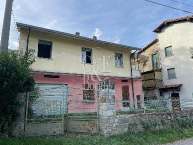 Foto Case semi ndipendenti a Romagnese Casa Matti di 80 m² con 3 locali