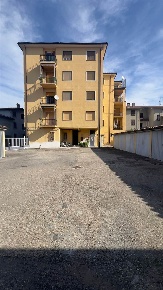 Foto Appartamento in VIA MONTEBELLO, Sale di 100 m² con 8 locali in vendita